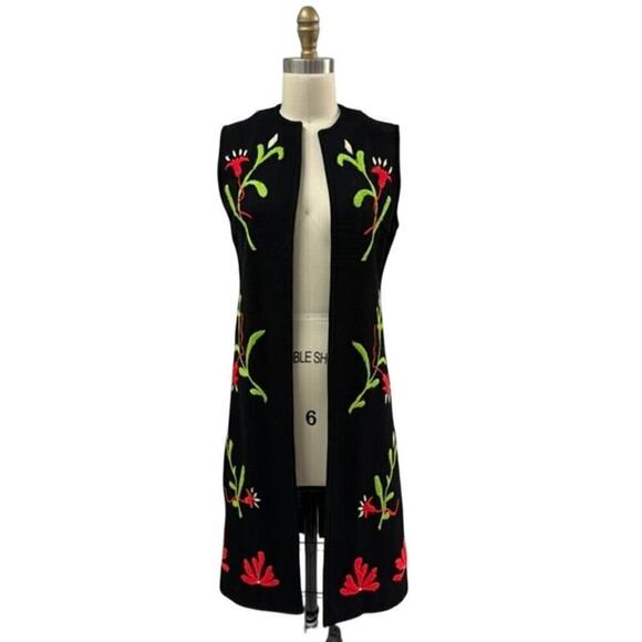 VTG Di Costa 100% Wool Long Black Sweater Vest Embroidered Floral Pattern Sz 8 - Picture 2 of 7